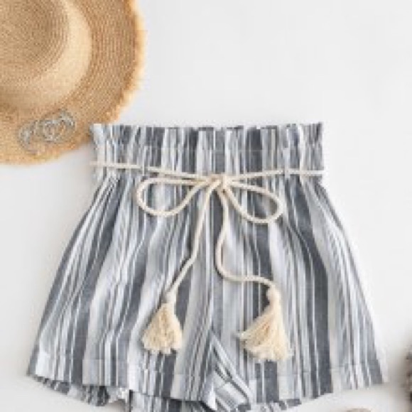 Striped High-Waisted Zaful Shorts - Picture 1 of 8